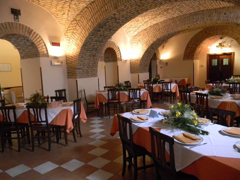 Domus Carmelitana Hotel Rome Exterior photo