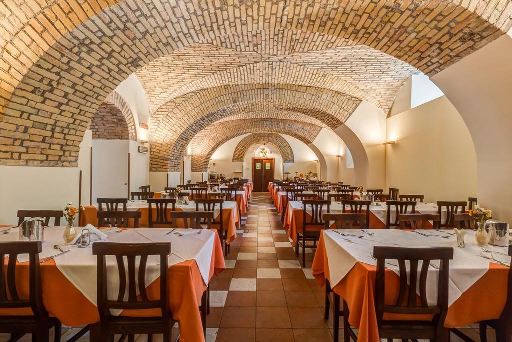 Domus Carmelitana Hotel Rome Exterior photo