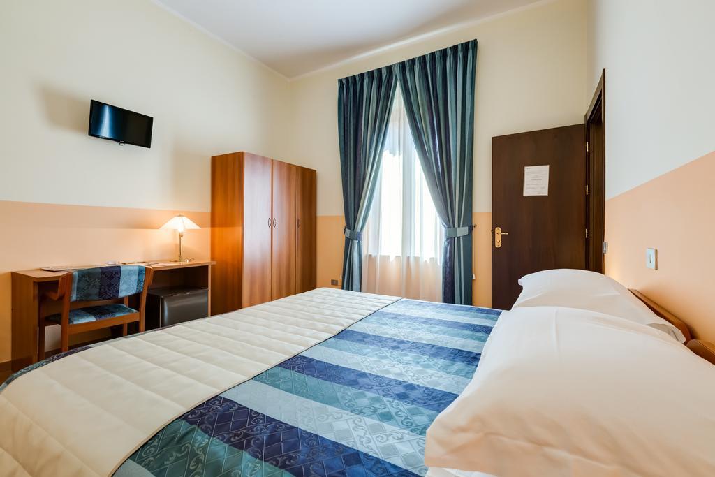 Domus Carmelitana Hotel Rome Exterior photo