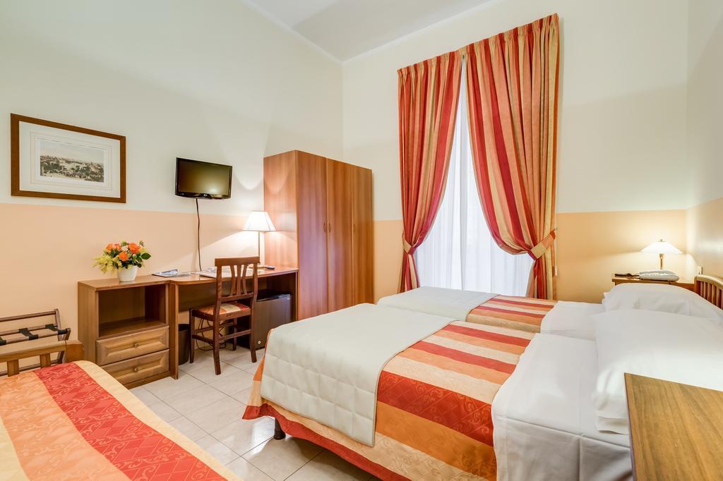 Domus Carmelitana Hotel Rome Exterior photo