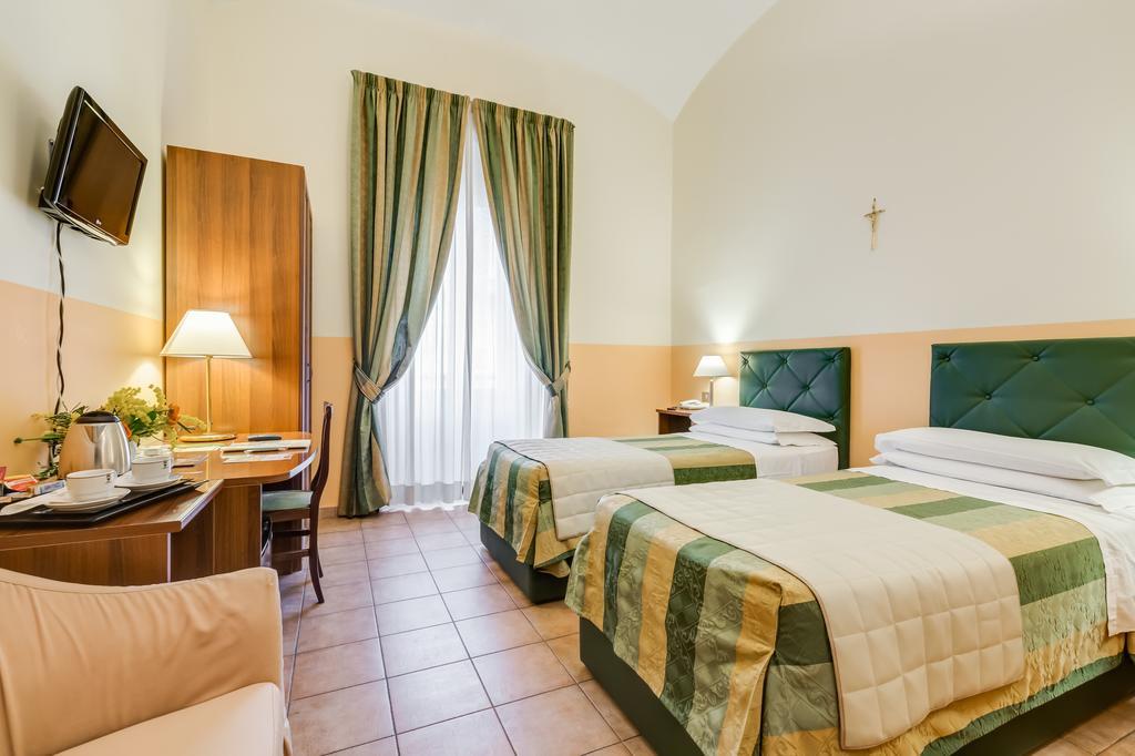 Domus Carmelitana Hotel Rome Exterior photo