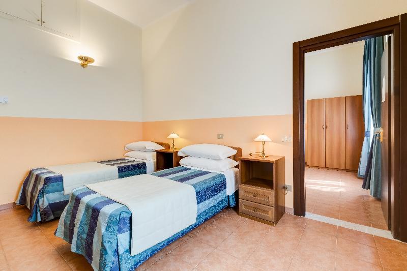 Domus Carmelitana Hotel Rome Exterior photo