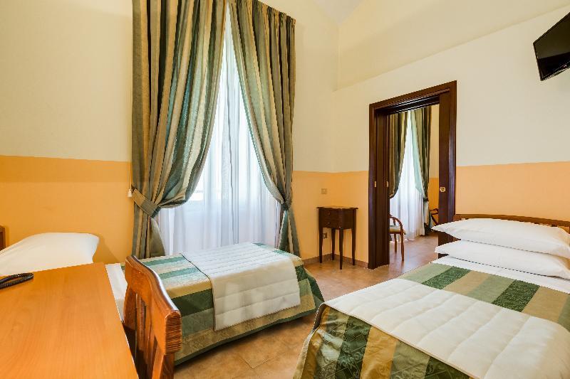 Domus Carmelitana Hotel Rome Exterior photo