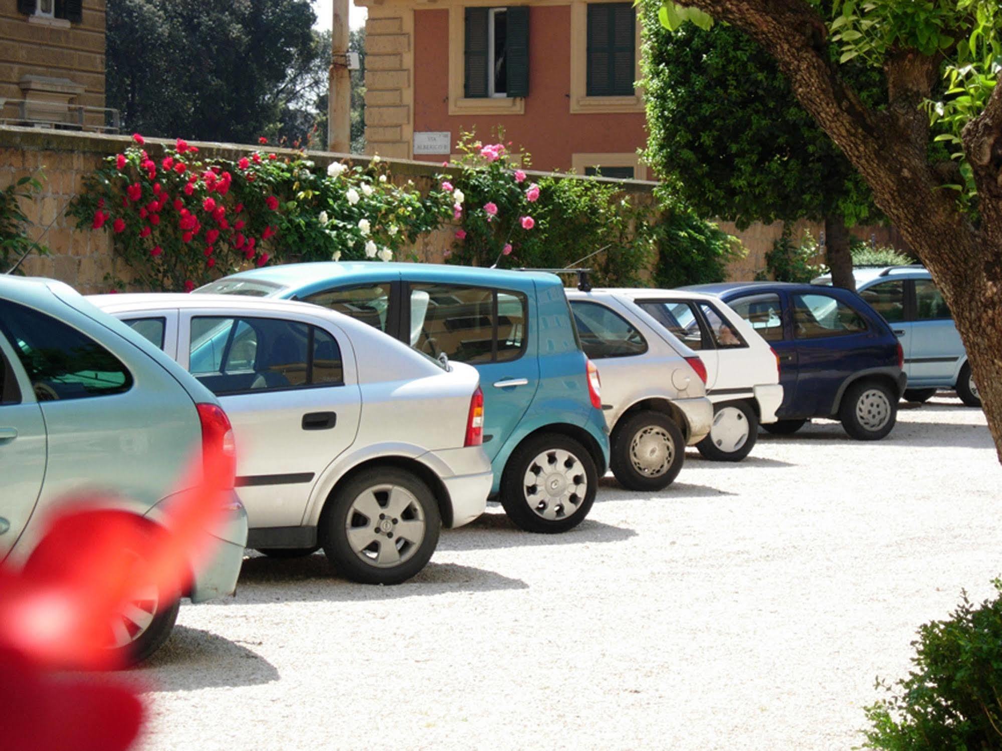 Domus Carmelitana Hotel Rome Exterior photo