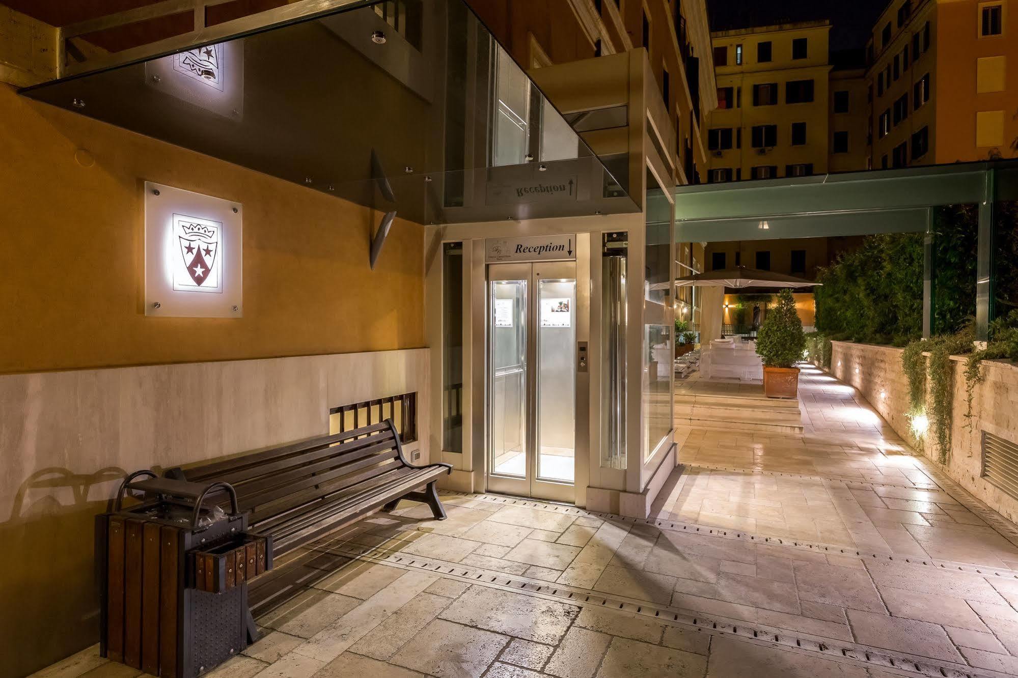 Domus Carmelitana Hotel Rome Exterior photo